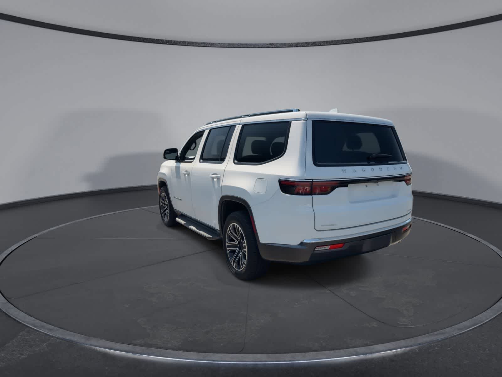 Thumbnail: 2022 Jeep Wagoneer - 5