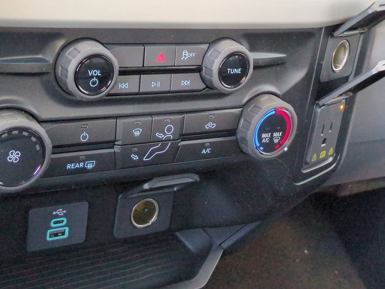 Thumbnail: 2025 Ford F-350 - 31