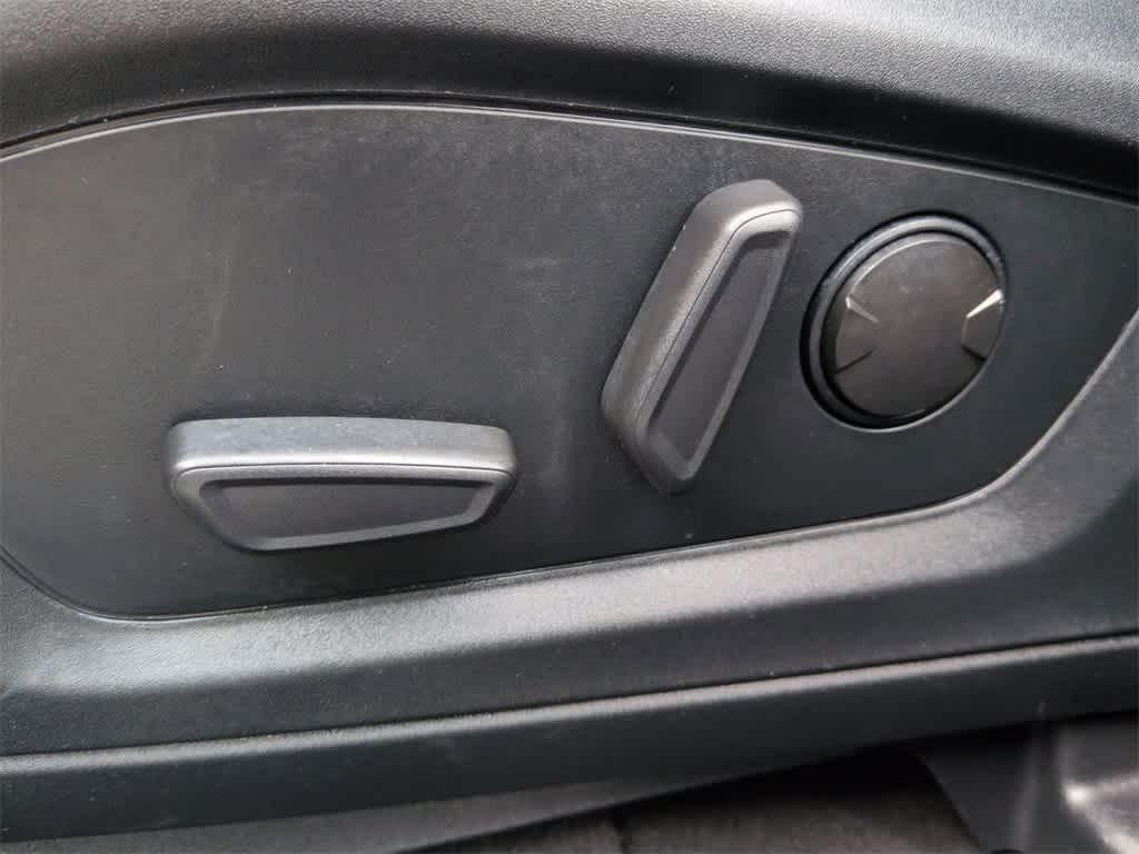 Thumbnail: 2022 Ford Explorer - 18