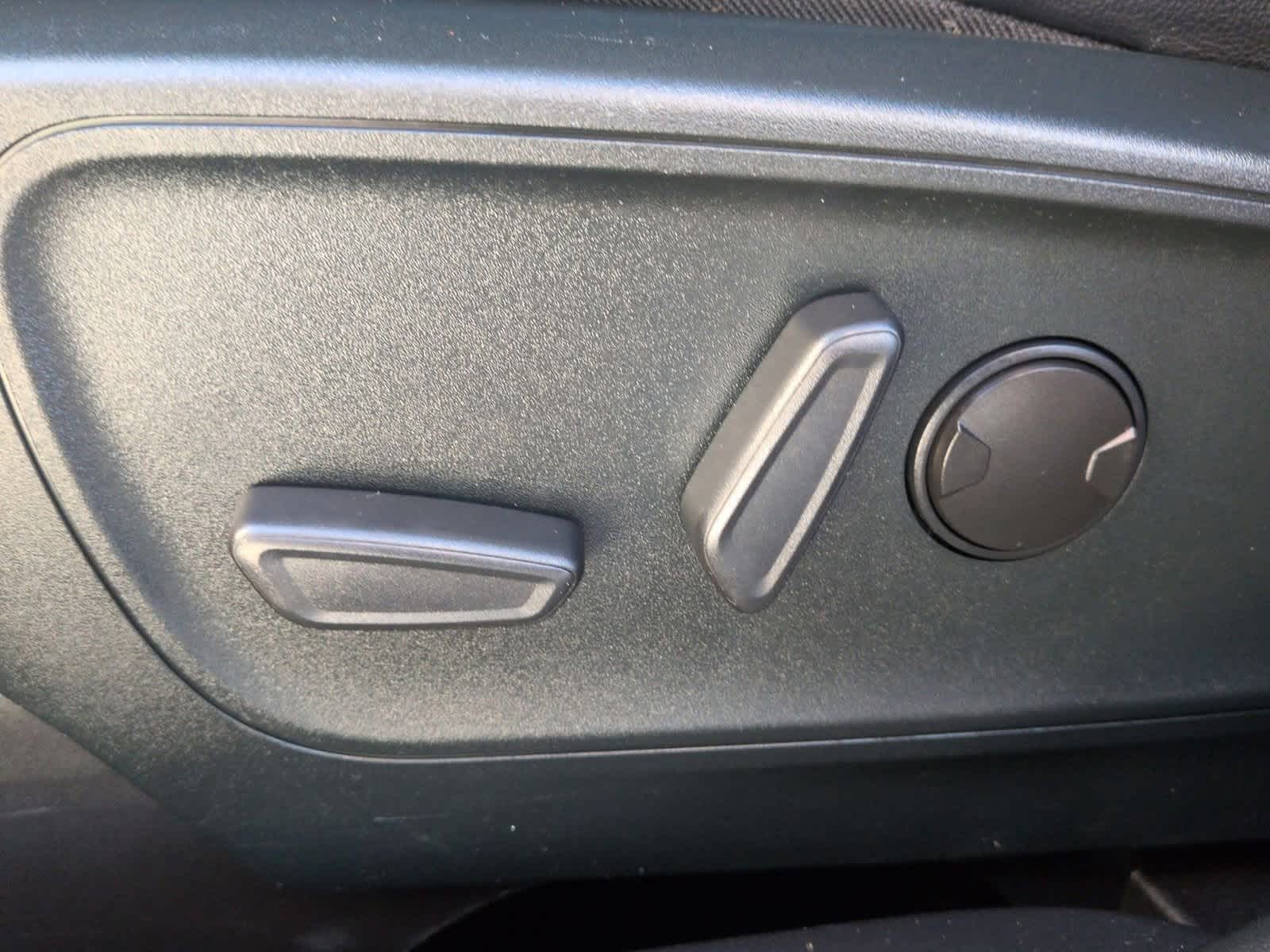 Thumbnail: 2022 Ford Escape - 18