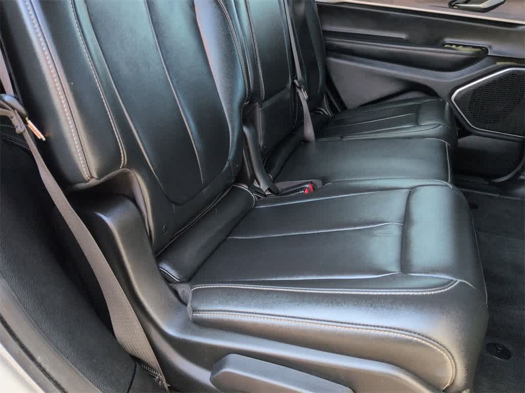 Thumbnail: 2022 Jeep Grand Cherokee - 21