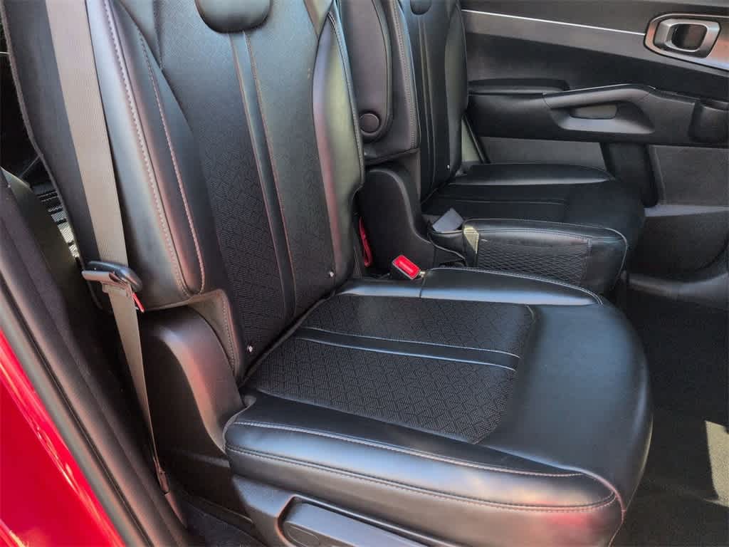 Thumbnail: 2022 Kia Sorento - 21