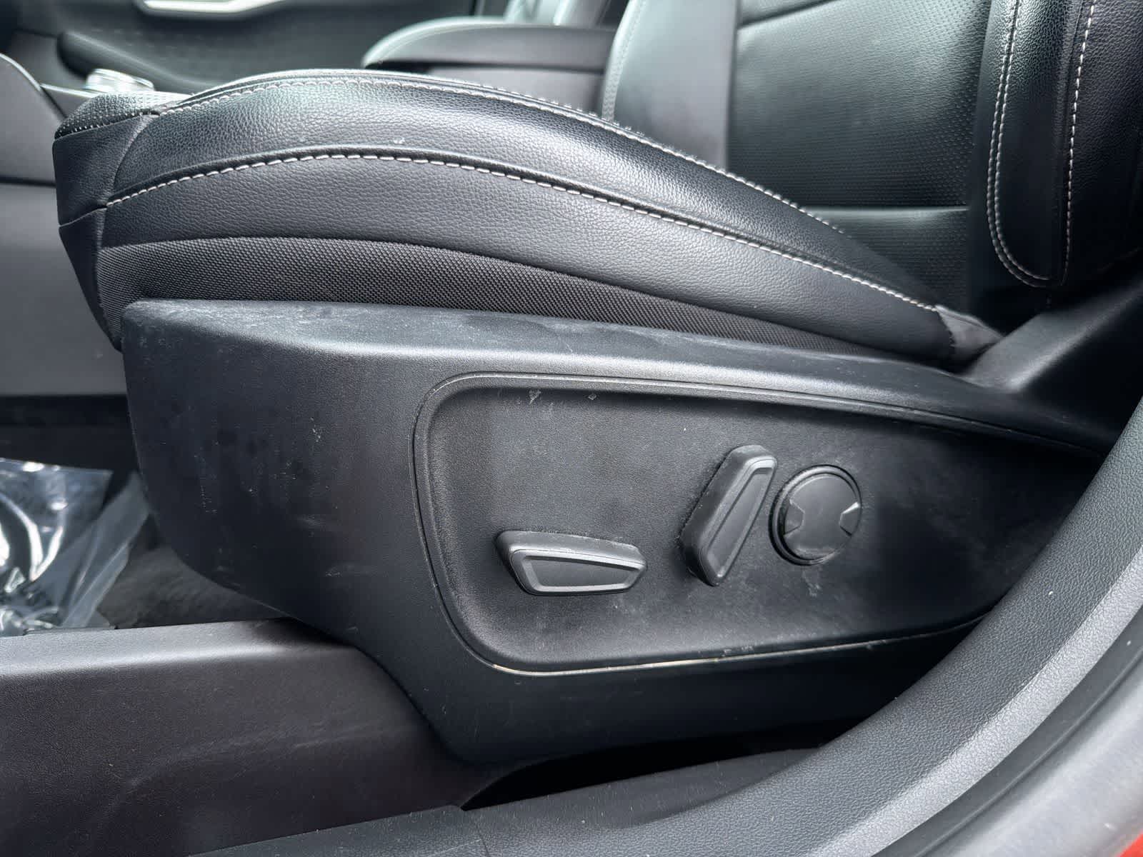 Thumbnail: 2020 Ford Escape - 18