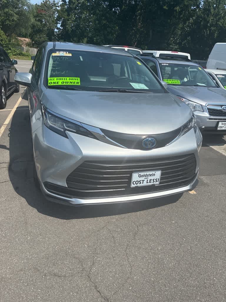 Thumbnail: 2021 Toyota Sienna - 1