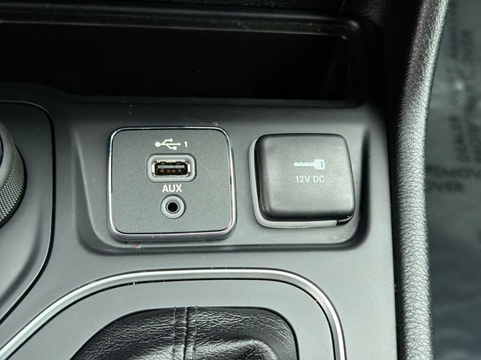 Thumbnail: 2019 Jeep Cherokee - 31