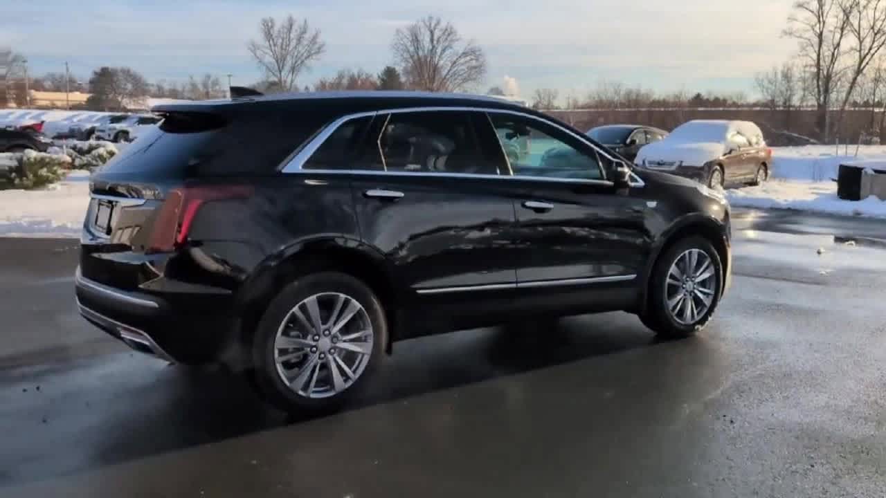 Thumbnail: 2025 Cadillac XT5 - 8