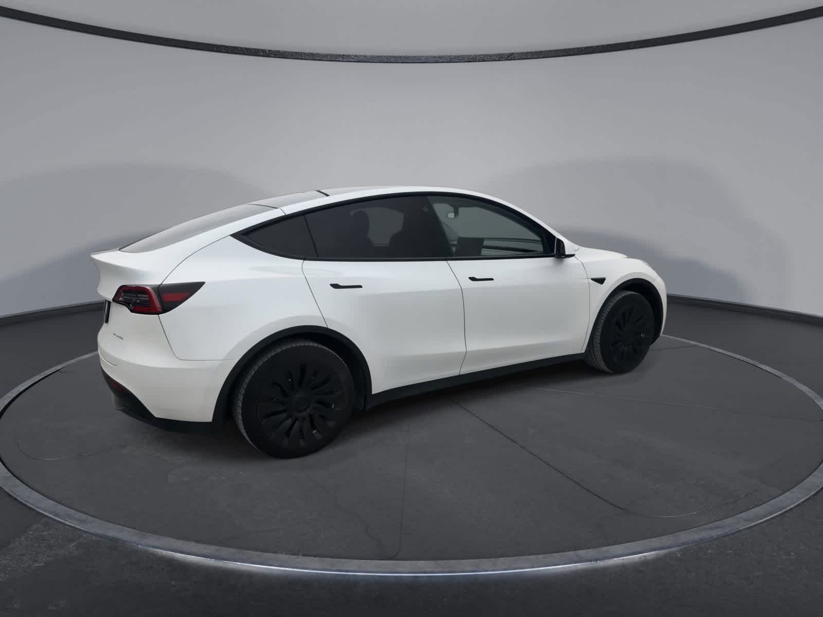 Thumbnail: 2022 Tesla Model Y - 8