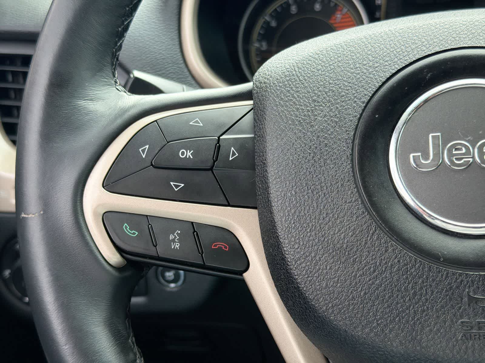 Thumbnail: 2016 Jeep Cherokee - 25