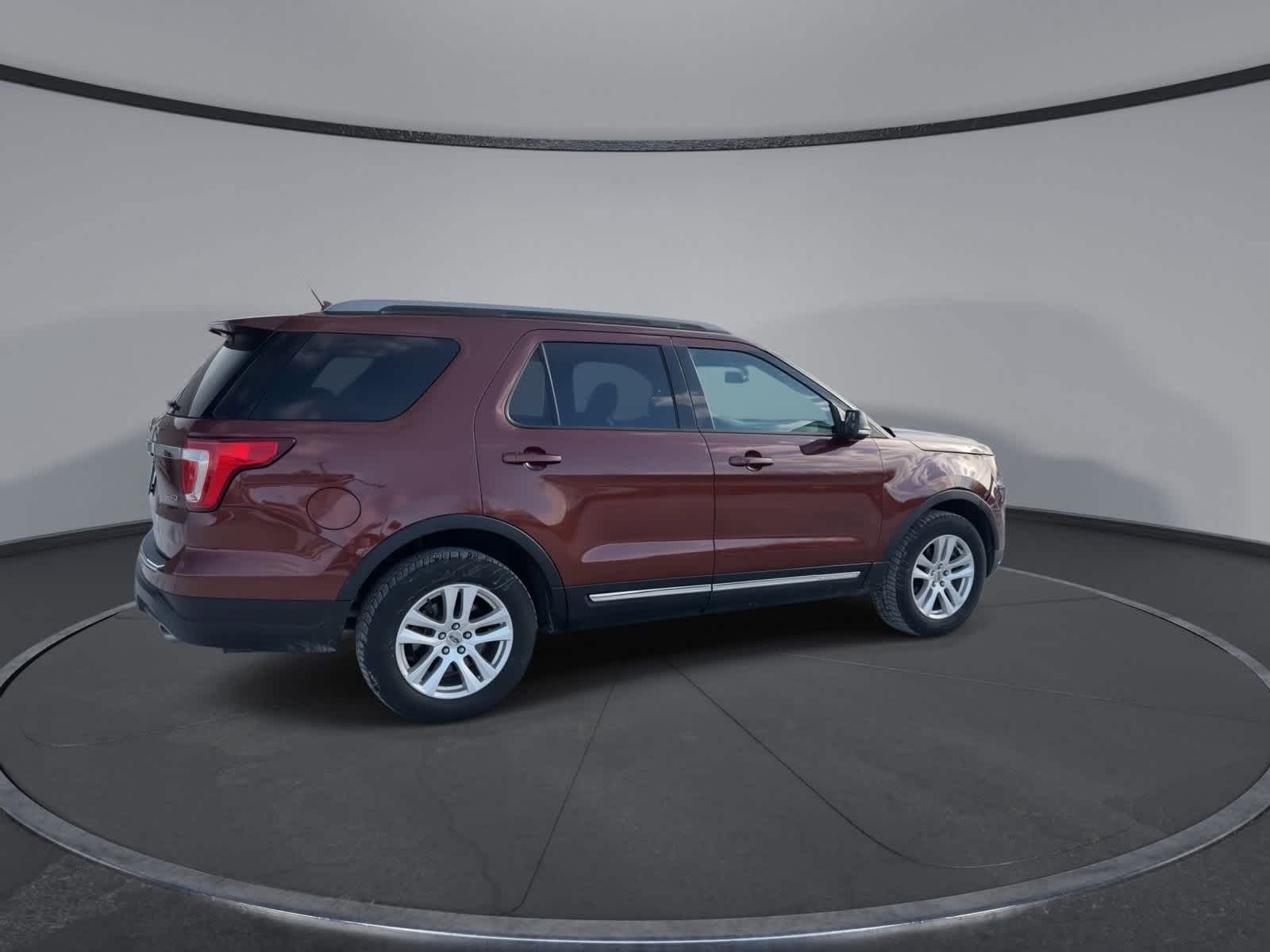 Thumbnail: 2018 Ford Explorer - 8
