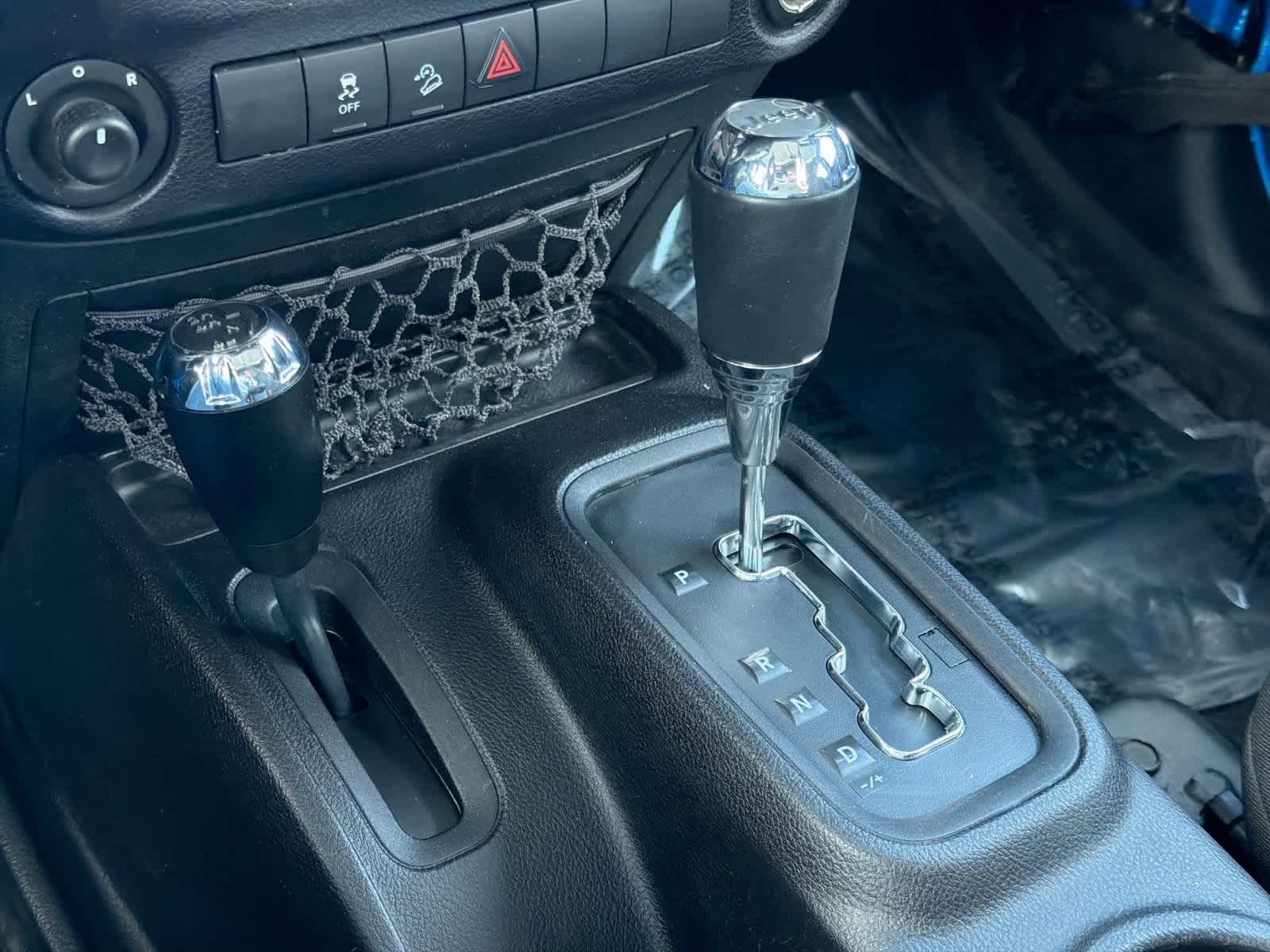 Thumbnail: 2016 Jeep Wrangler - 32