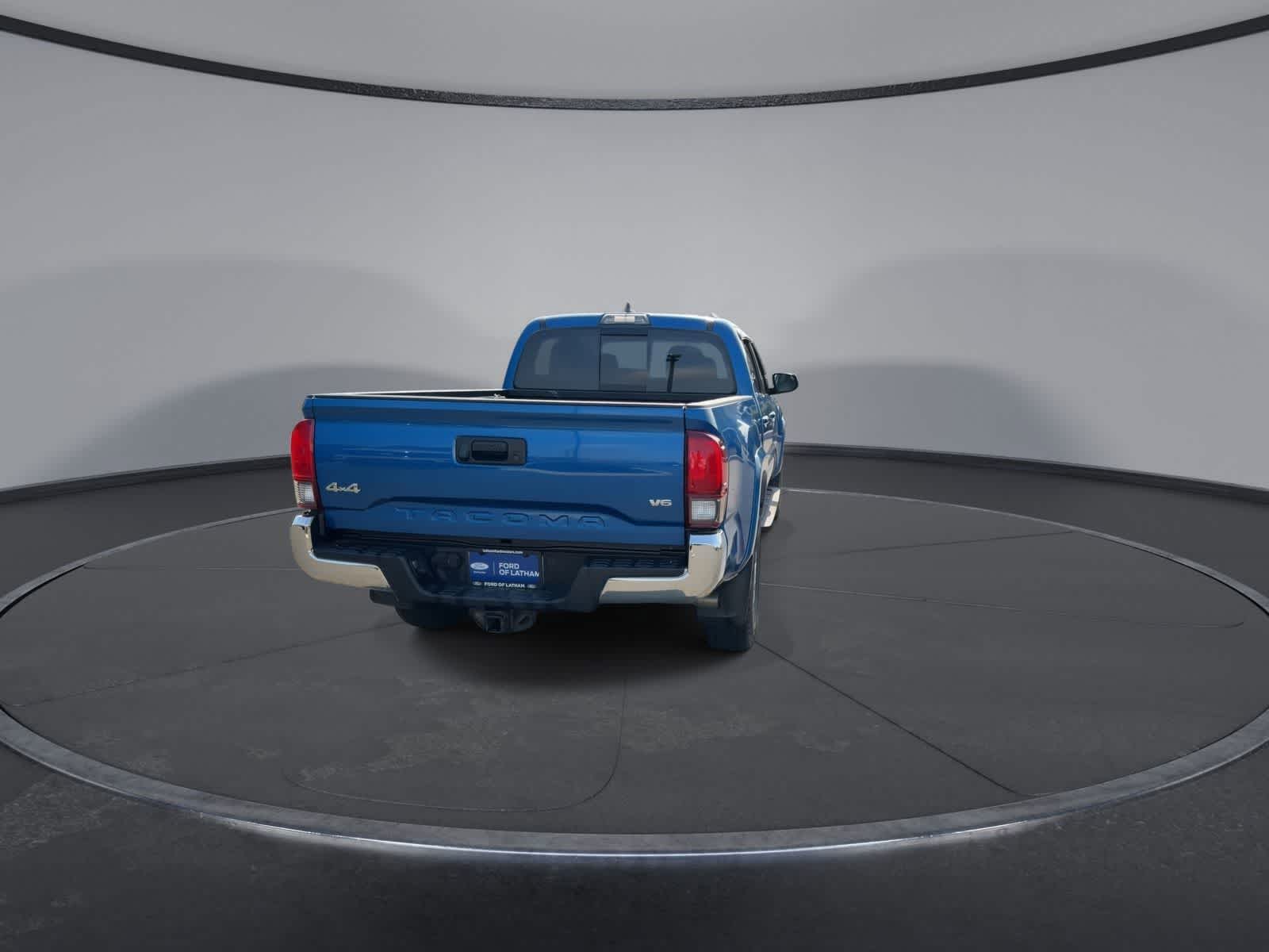 Thumbnail: 2018 Toyota Tacoma - 7