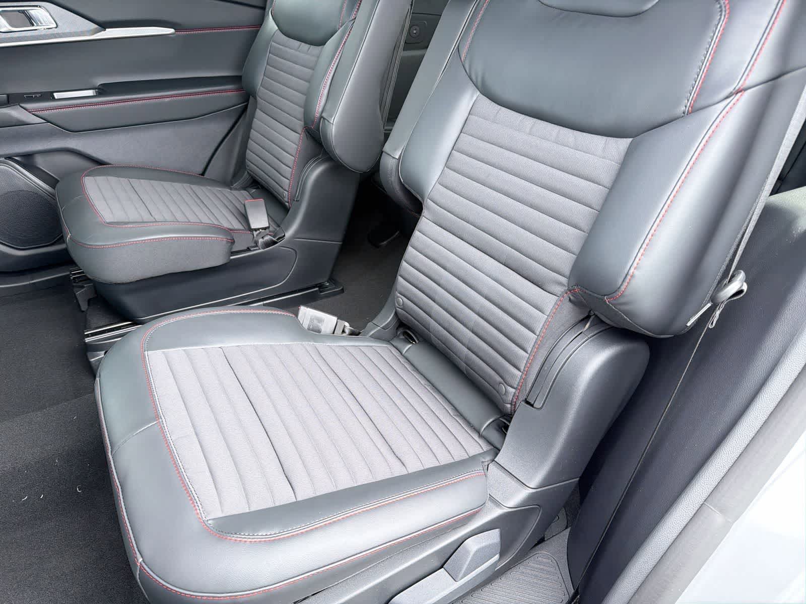 Thumbnail: 2026 Ford Explorer - 21