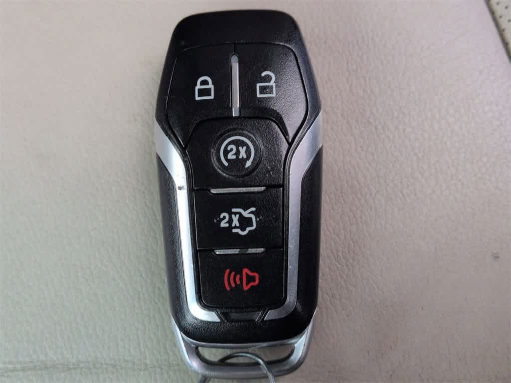 Thumbnail: 2016 Ford Edge - 38