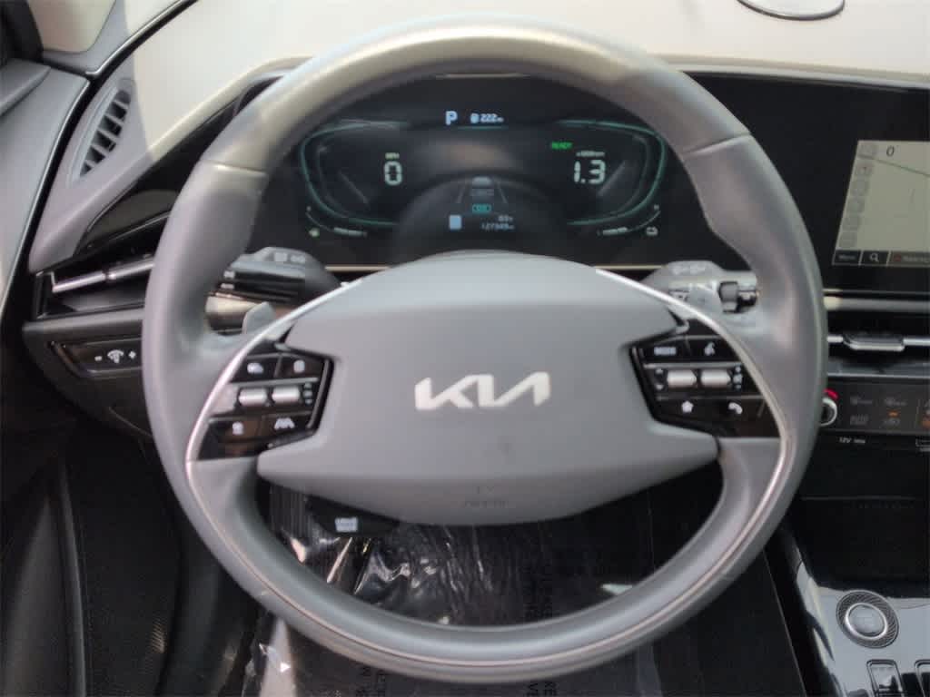 Thumbnail: 2023 Kia Niro - 23