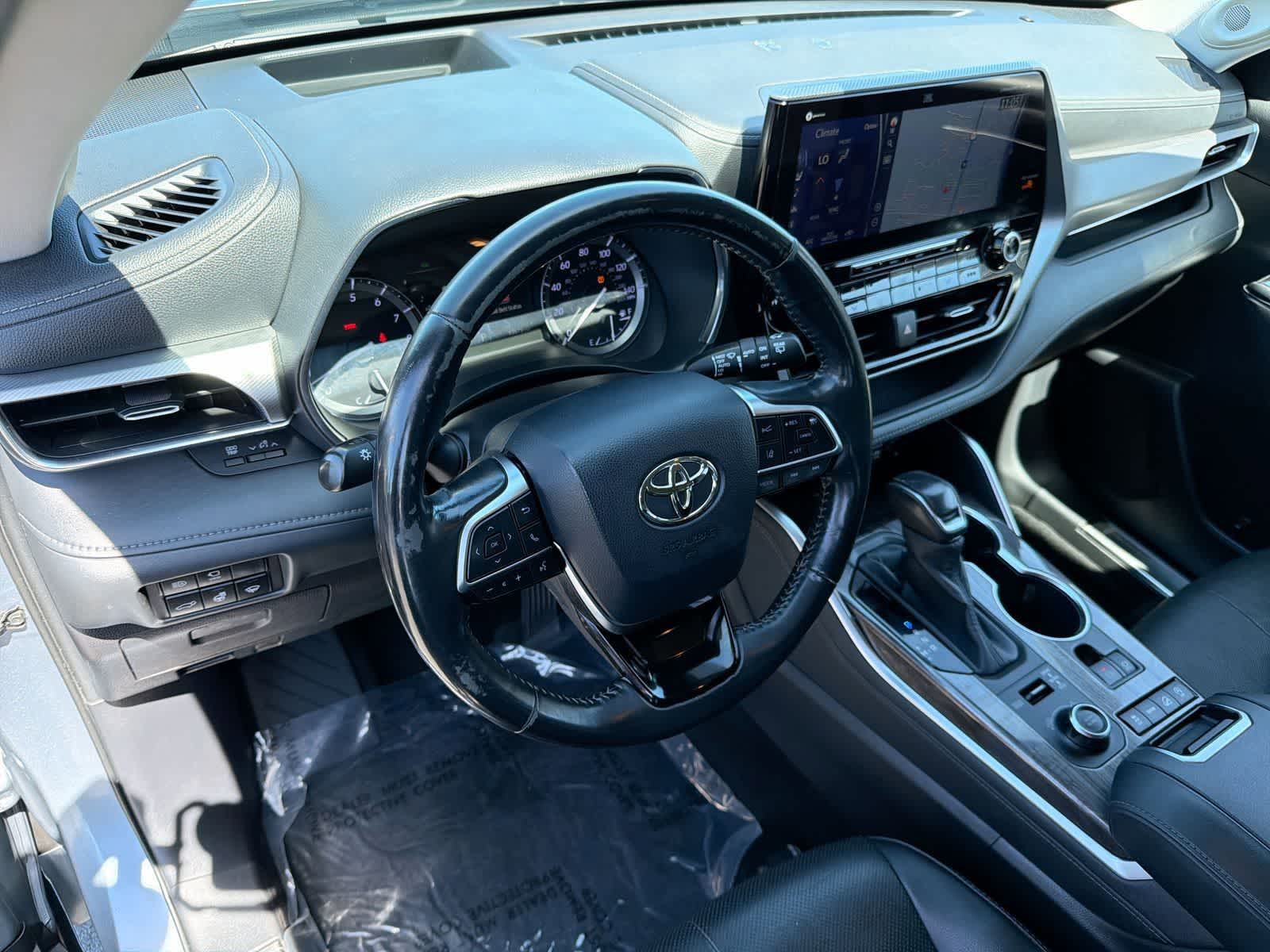 Thumbnail: 2020 Toyota Highlander - 2