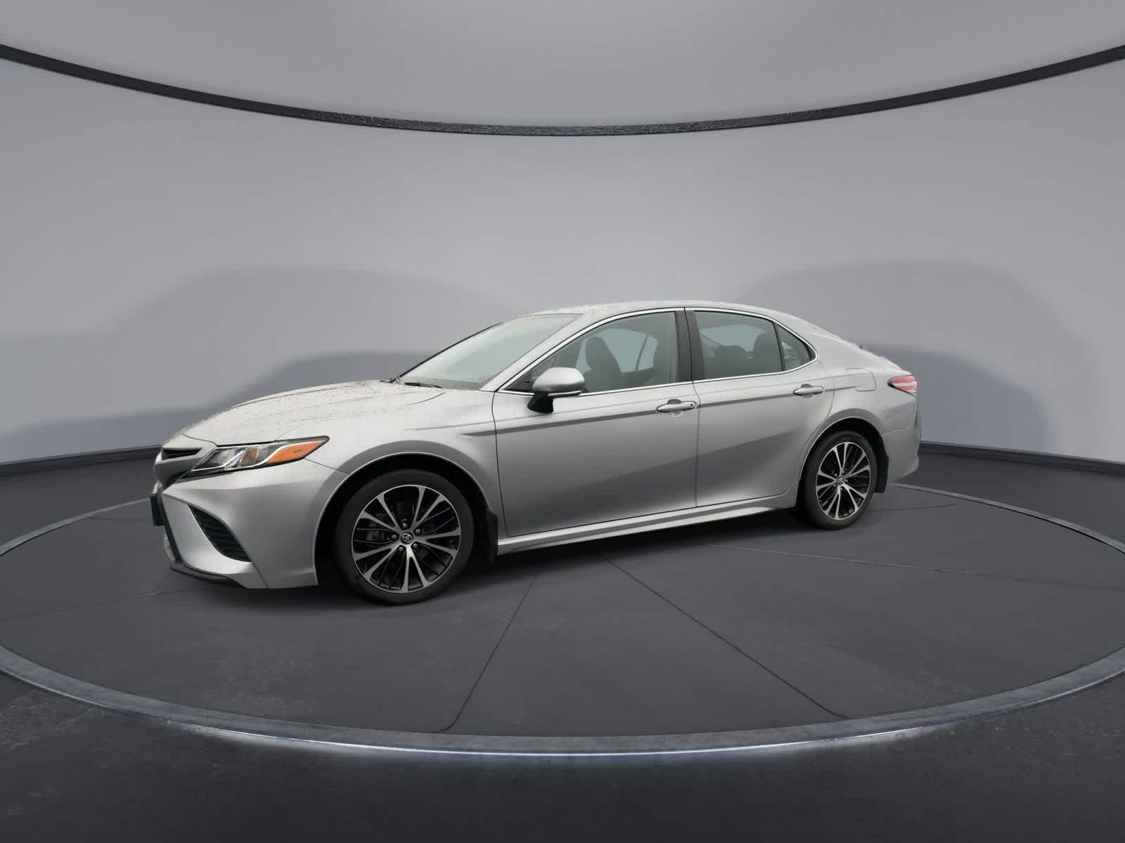 Thumbnail: 2019 Toyota Camry - 4