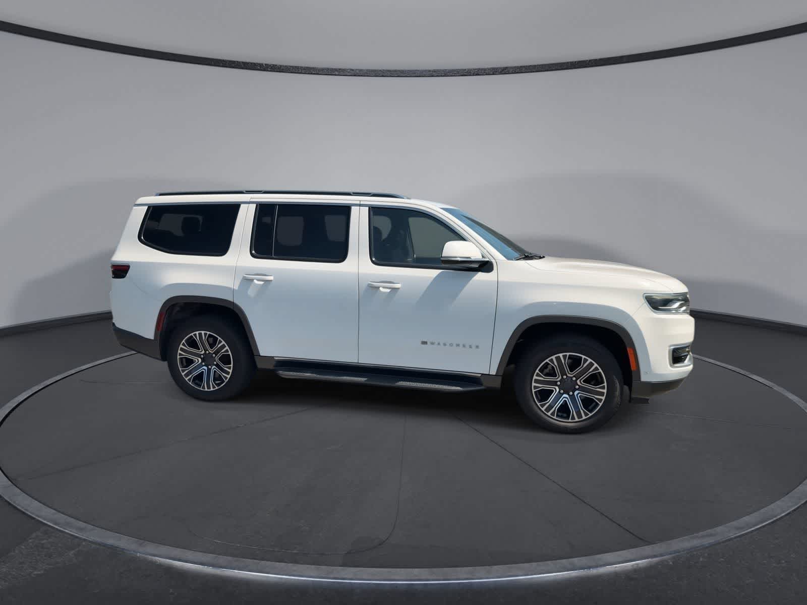 Thumbnail: 2022 Jeep Wagoneer - 8