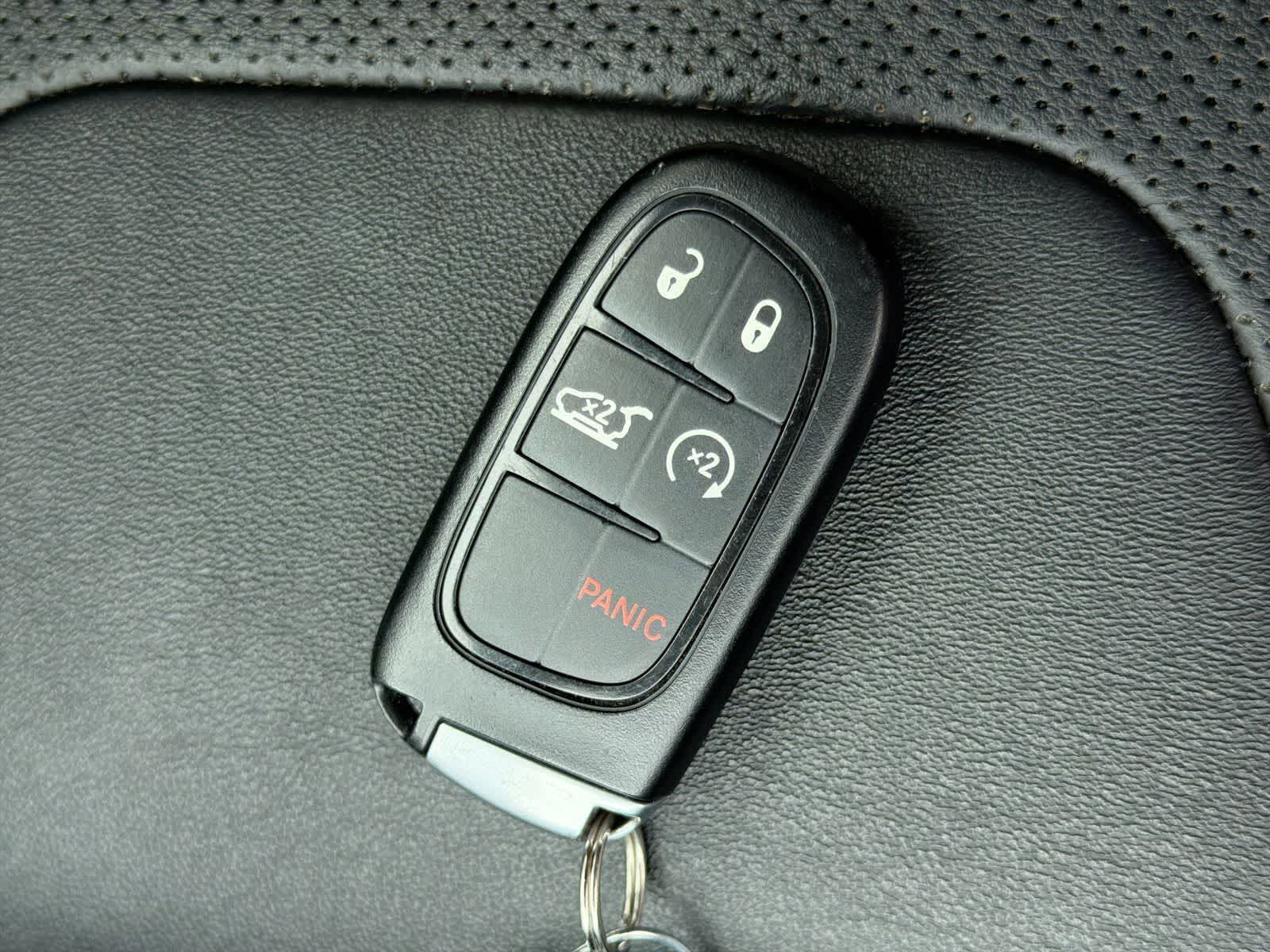 Thumbnail: 2019 Jeep Cherokee - 35