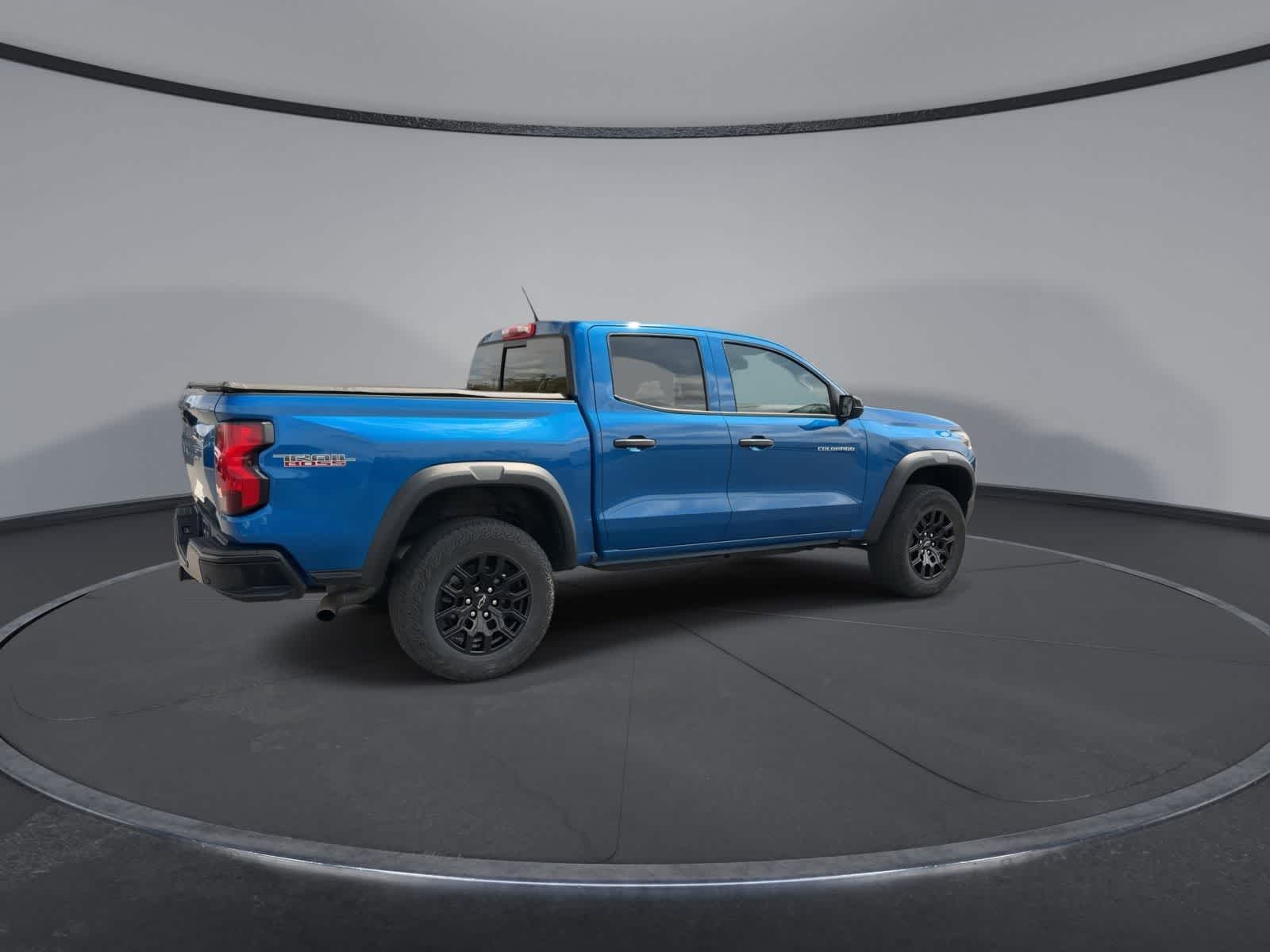 Thumbnail: 2023 Chevrolet Colorado - 8
