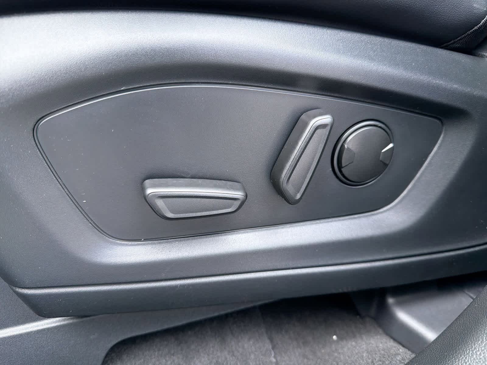 Thumbnail: 2026 Ford Explorer - 18