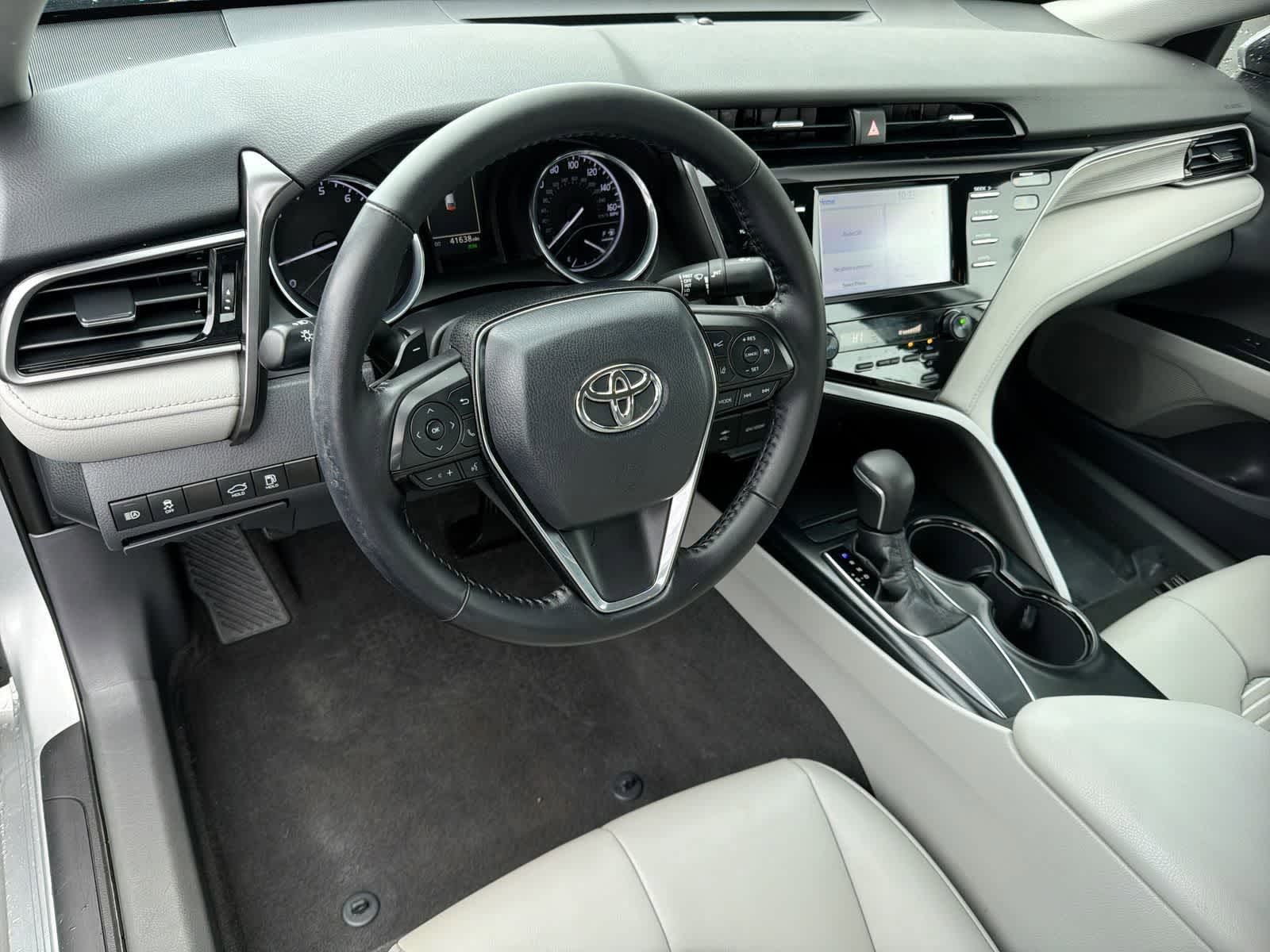Thumbnail: 2019 Toyota Camry - 10