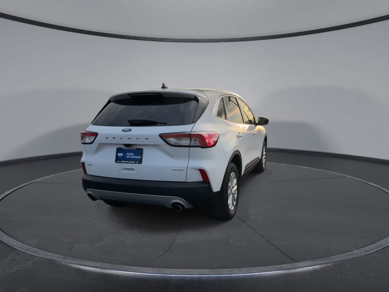 Thumbnail: 2022 Ford Escape - 7