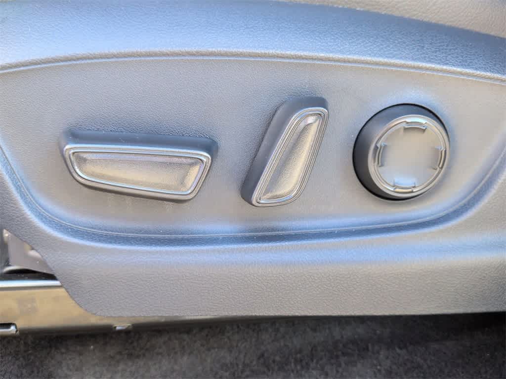 Thumbnail: 2025 Toyota Tacoma - 18