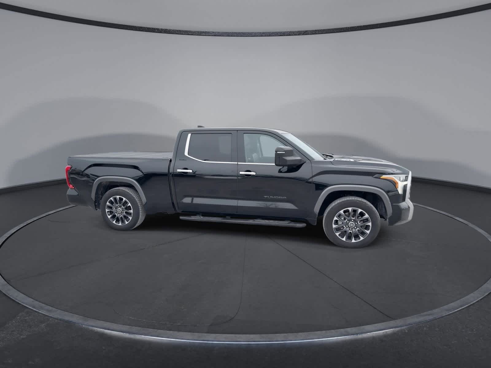 Thumbnail: 2022 Toyota Tundra - 9