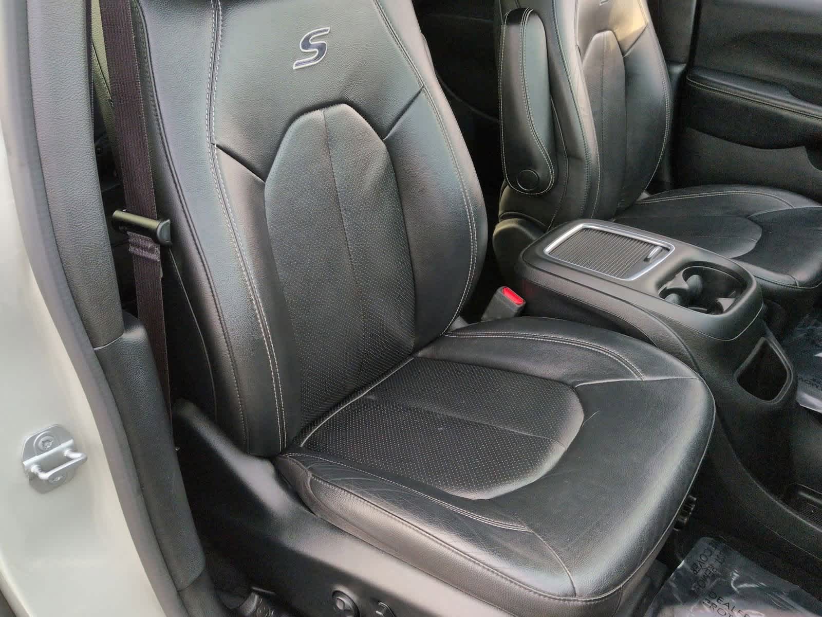 Thumbnail: 2020 Chrysler Pacifica - 22