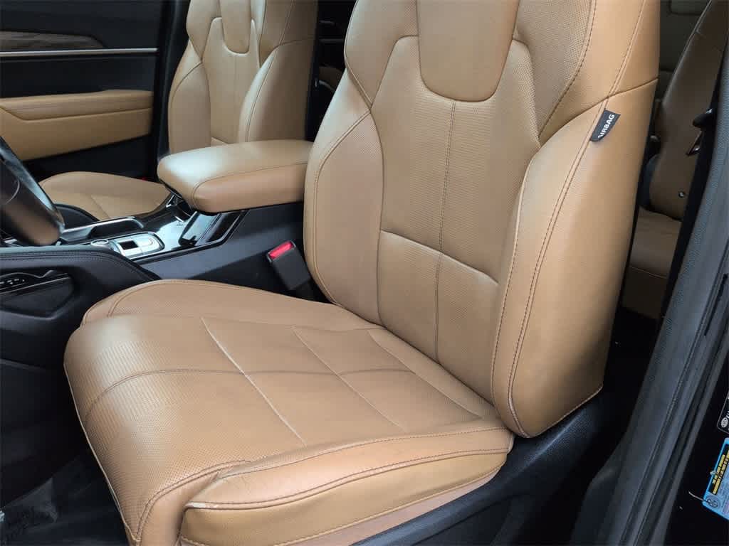 Thumbnail: 2020 Kia Telluride - 17