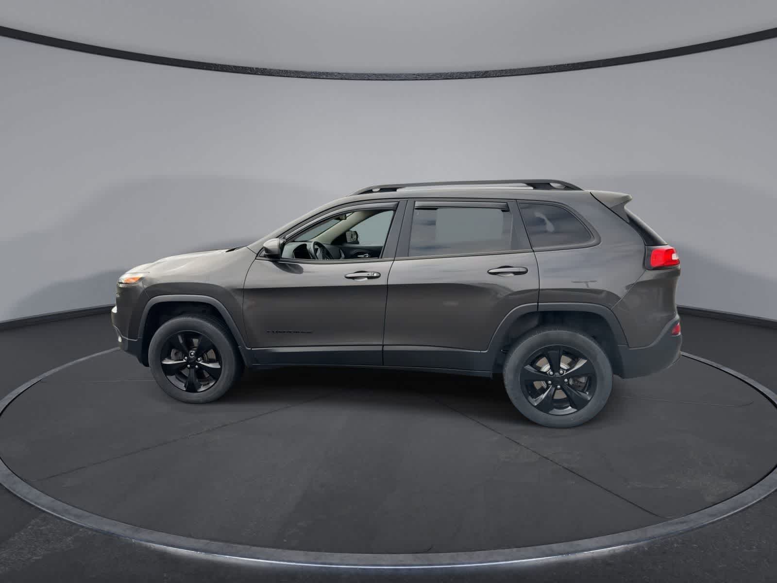 Thumbnail: 2016 Jeep Cherokee - 5