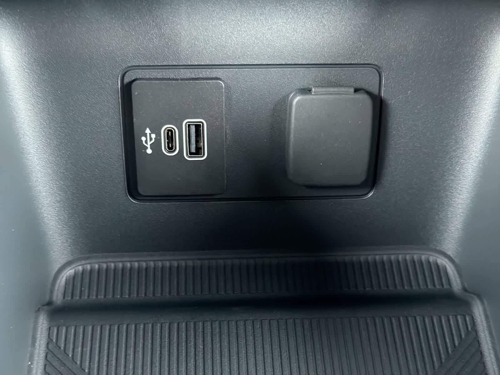 Thumbnail: 2026 Ford Explorer - 34