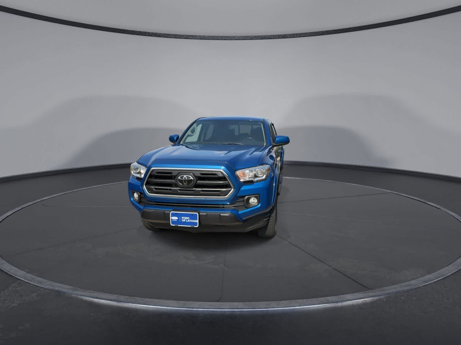 Thumbnail: 2018 Toyota Tacoma - 3