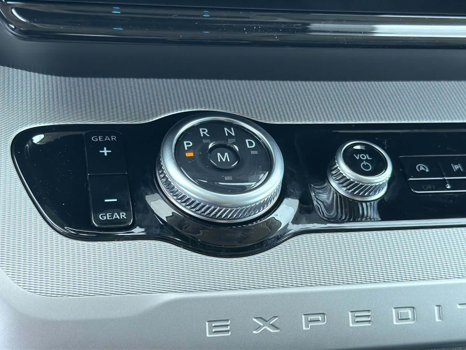 Thumbnail: 2026 Ford Expedition - 32