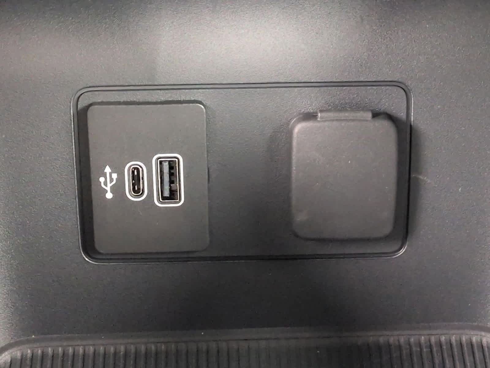 Thumbnail: 2026 Ford Explorer - 32