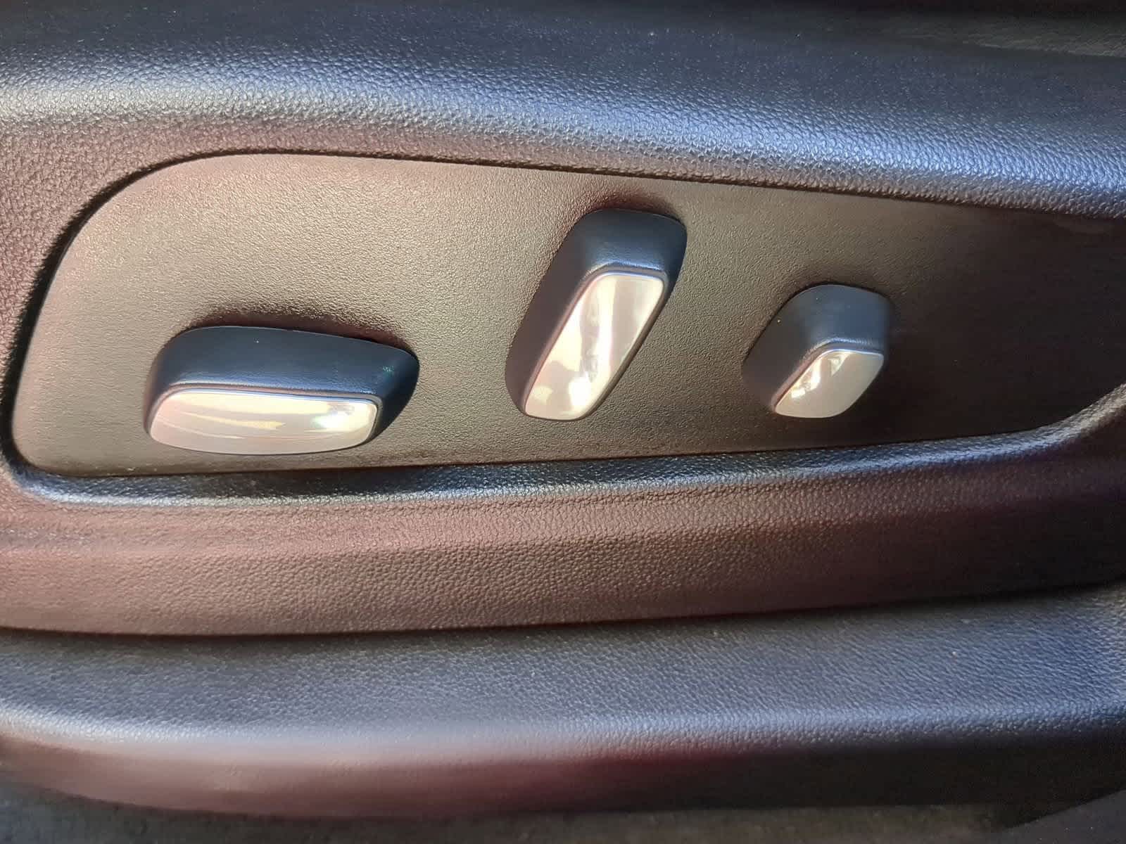 Thumbnail: 2020 Cadillac XT6 - 18