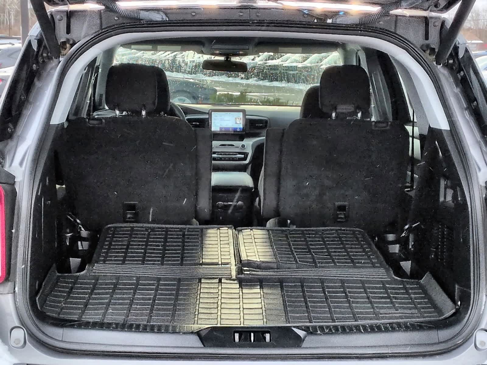 Thumbnail: 2022 Ford Explorer - 34