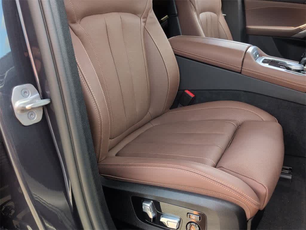 Thumbnail: 2021 BMW X6 - 23