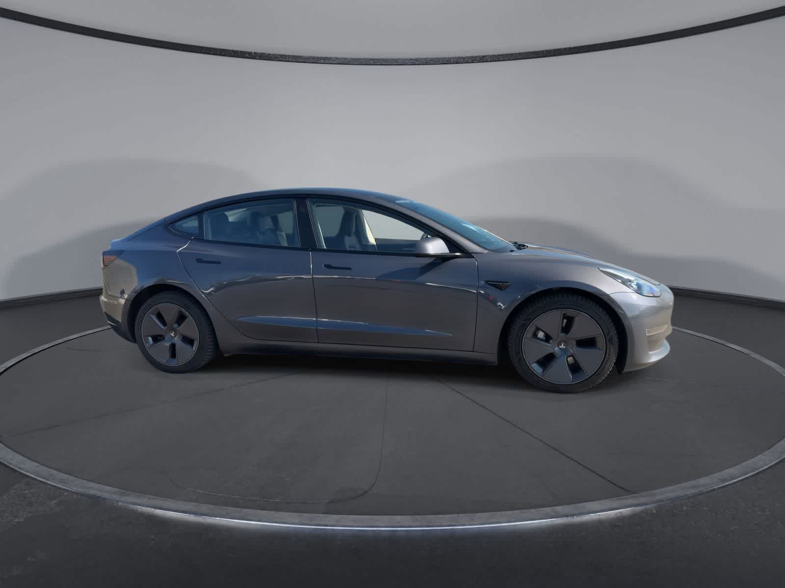 Thumbnail: 2022 Tesla Model 3 - 9