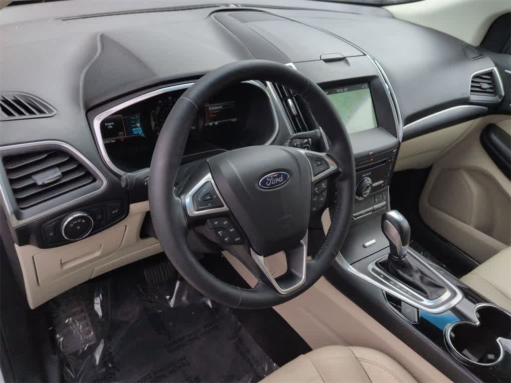 Thumbnail: 2016 Ford Edge - 10
