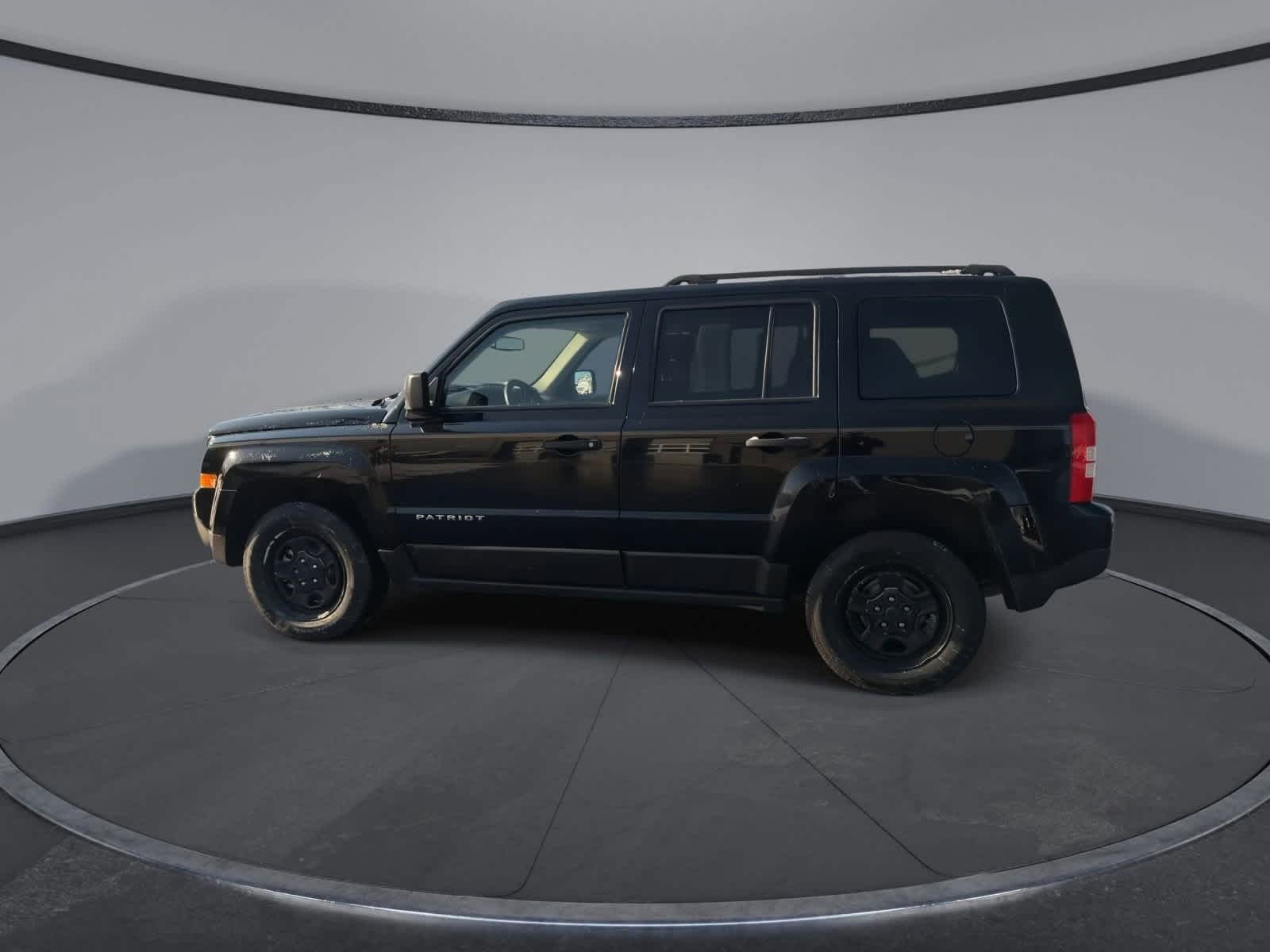 Thumbnail: 2016 Jeep Patriot - 5