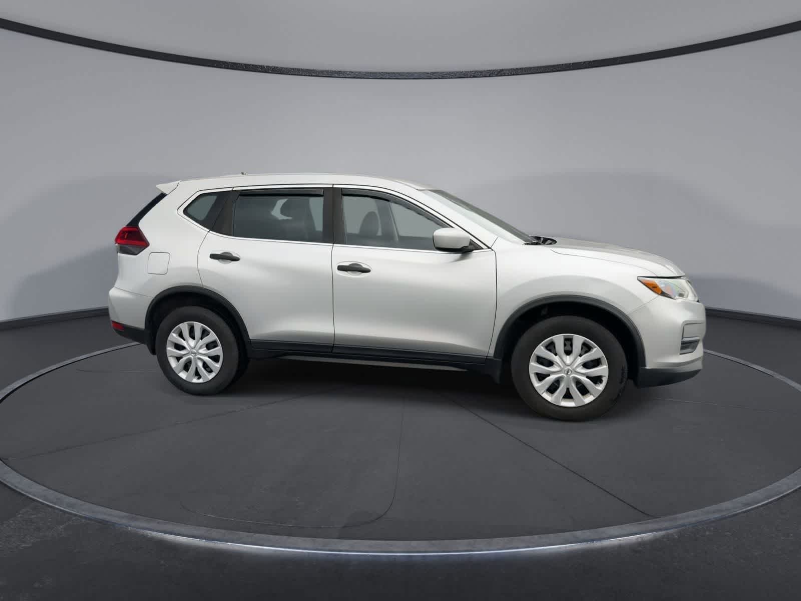 Thumbnail: 2019 Nissan Rogue - 9