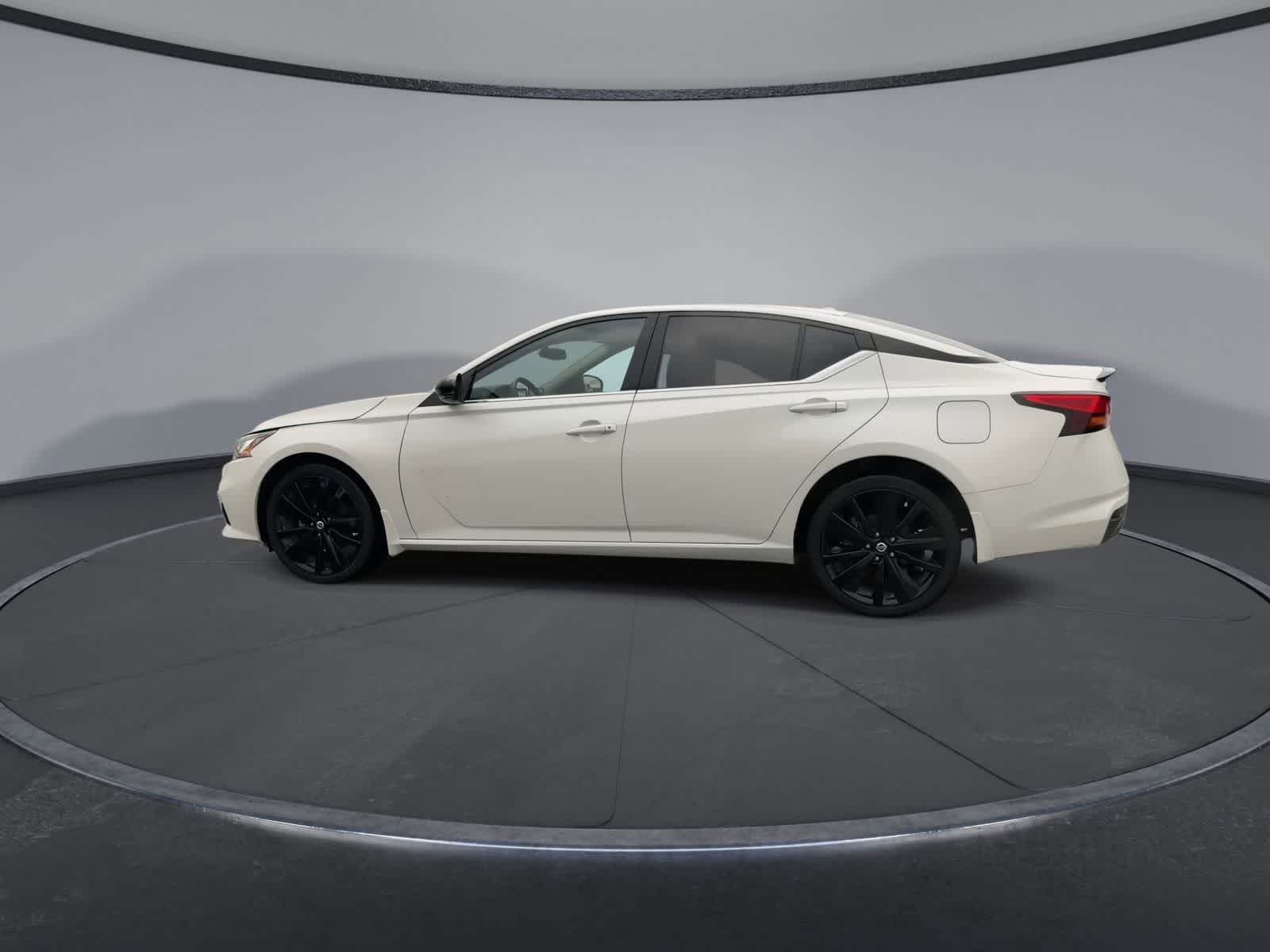 Thumbnail: 2022 Nissan Altima - 5