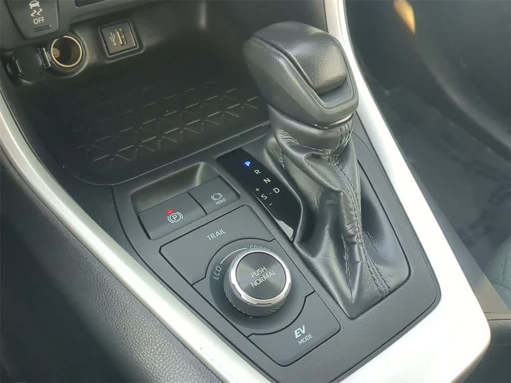 Thumbnail: 2023 Toyota RAV4 - 32