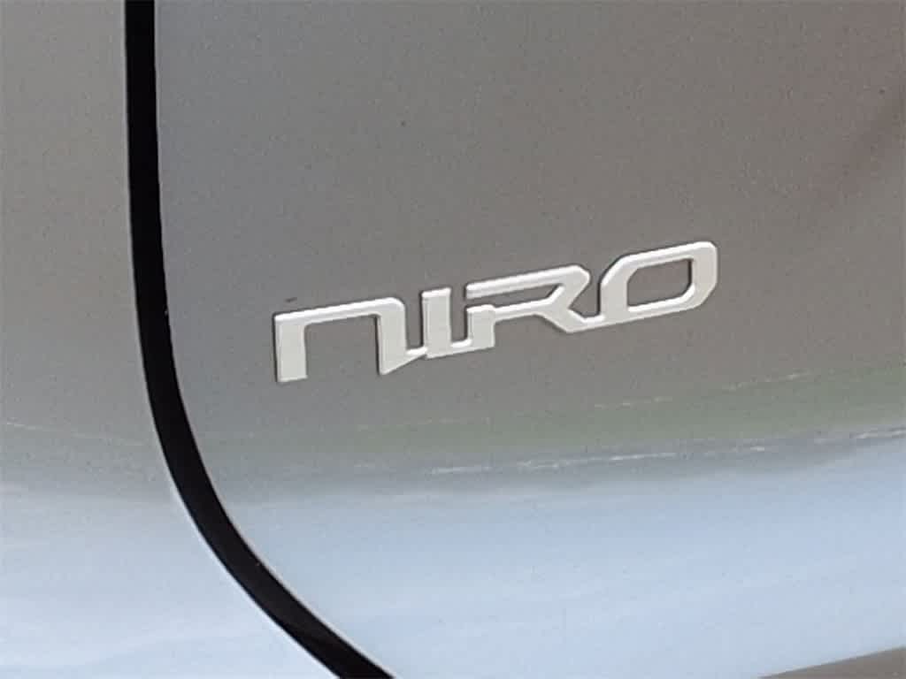 Thumbnail: 2023 Kia Niro - 13