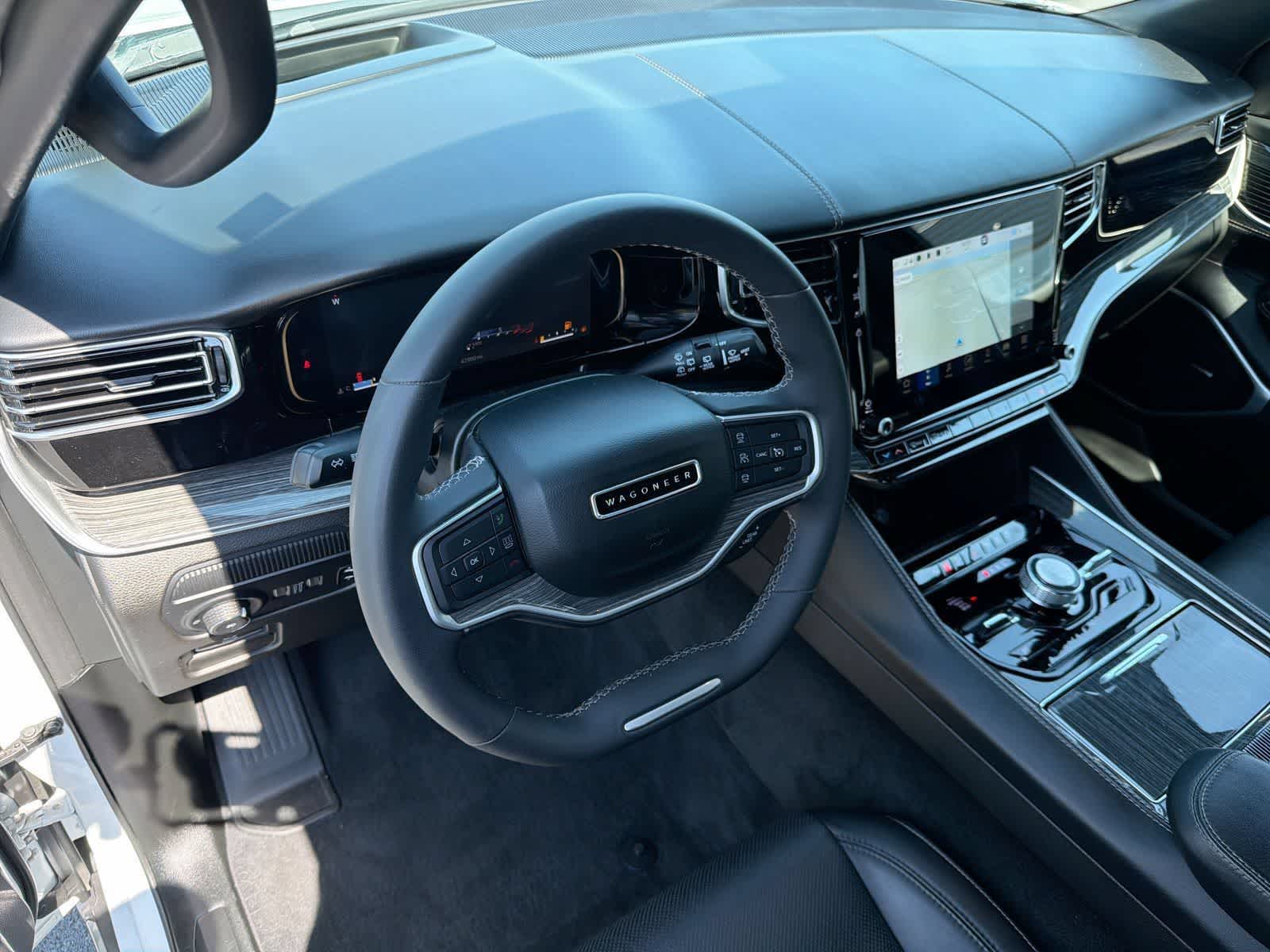 Thumbnail: 2022 Jeep Wagoneer - 9
