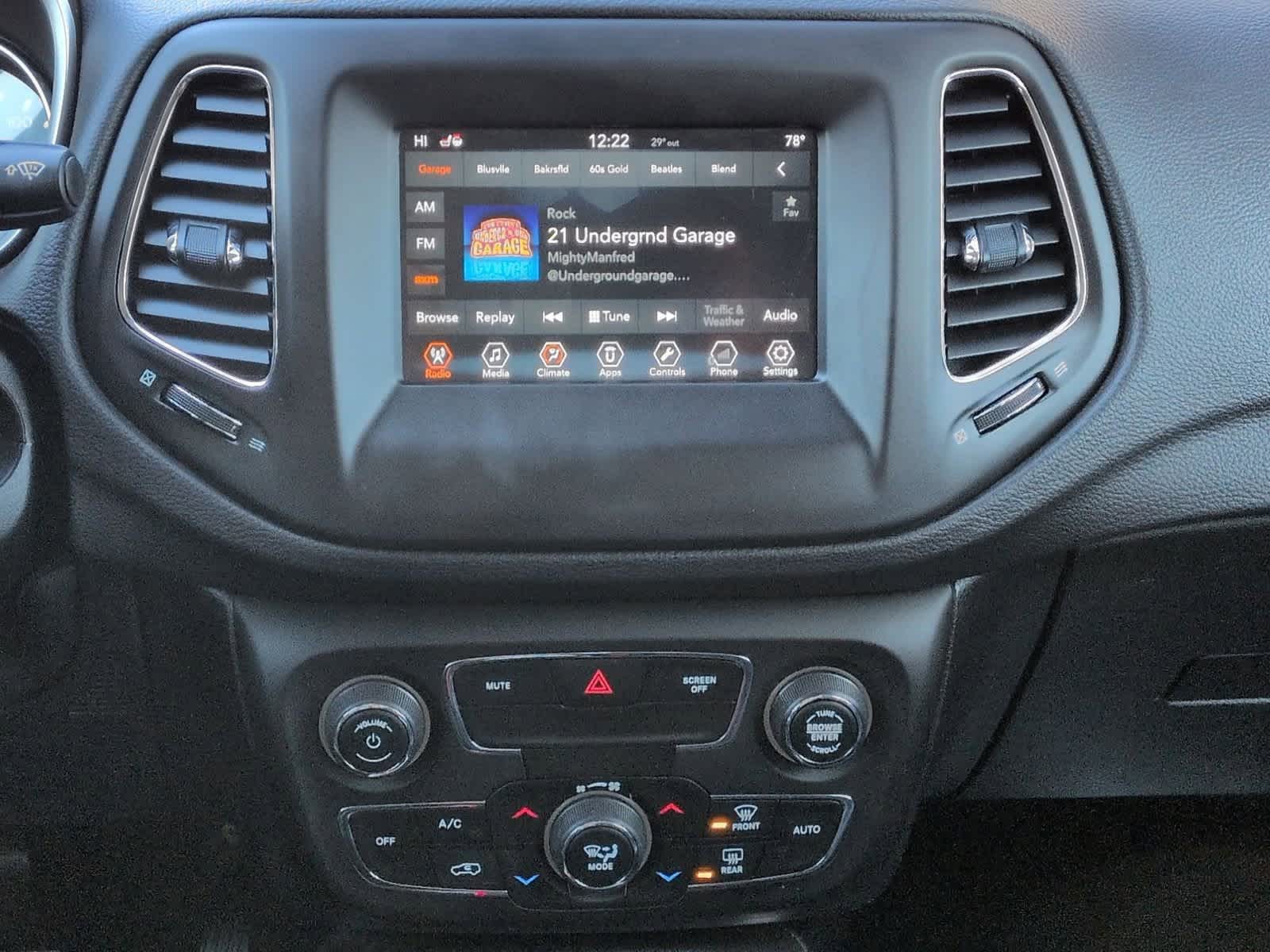 Thumbnail: 2018 Jeep Compass - 28