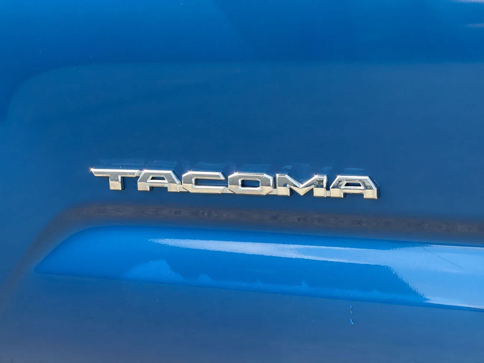 Thumbnail: 2018 Toyota Tacoma - 13
