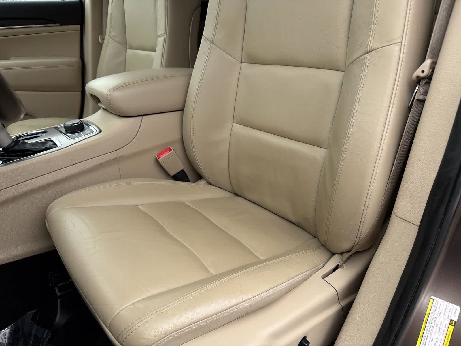 Thumbnail: 2020 Jeep Grand Cherokee - 17