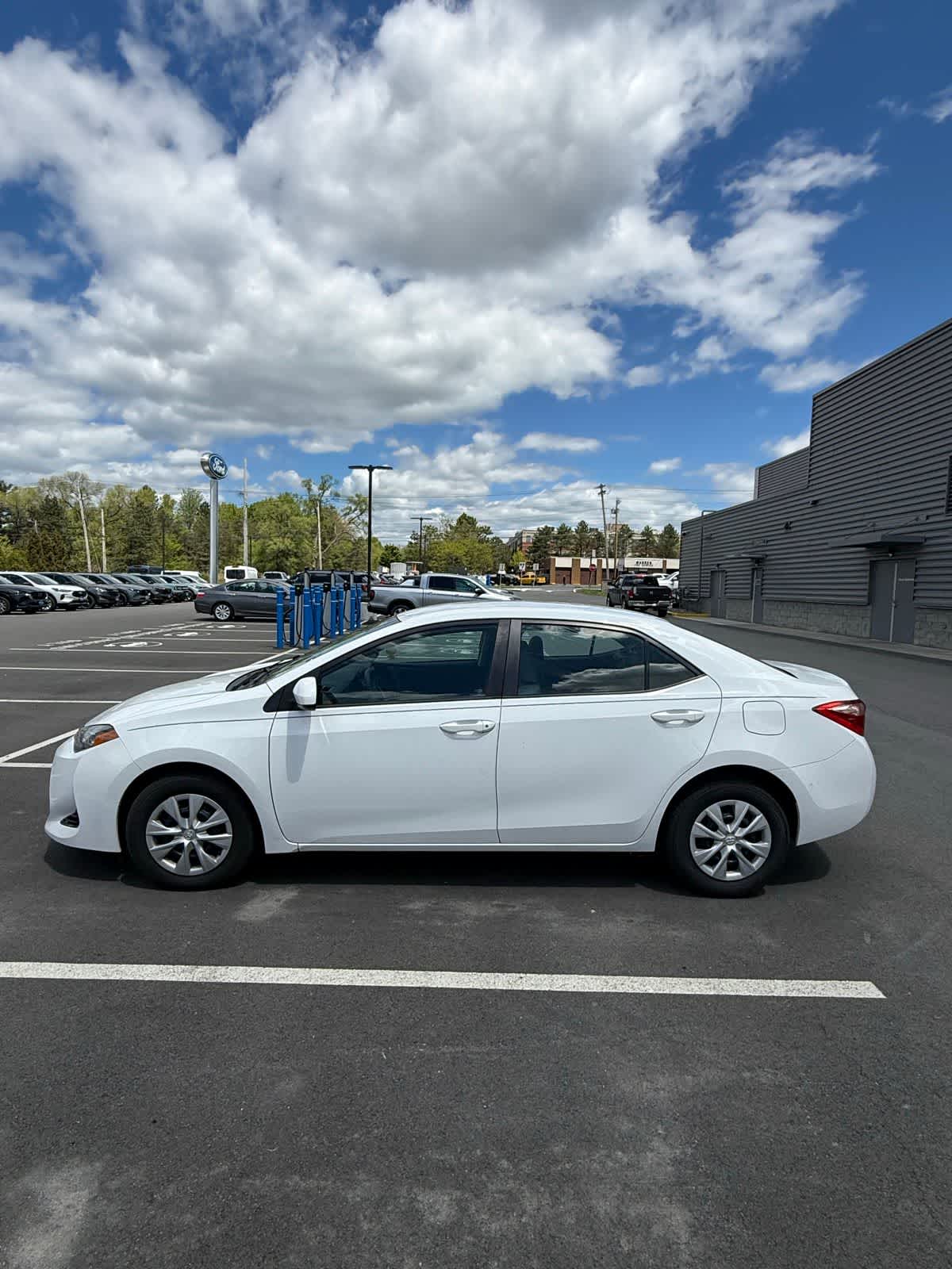 Thumbnail: 2017 Toyota Corolla - 2